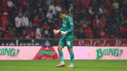 La peculiar atajada de Ronaldo Beltrán que también realizó Félix Fernández