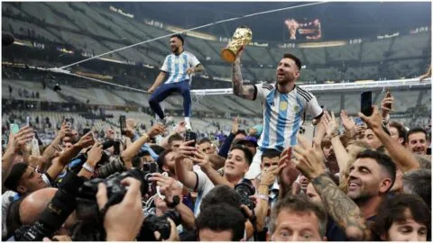 El homenaje por el adiós de Messi ya comenzó: aplausos en el minuto 10 durante  Vélez vs Boca Juniors