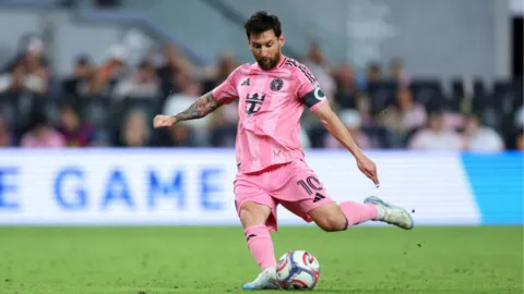 Messi ya caza un récord brasileño en suelo estadounidense