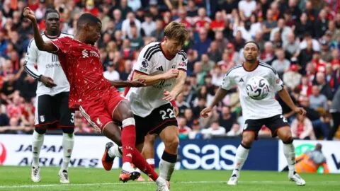 Liverpool y Fulham se neutralizan en Anfield y reparten puntos sin goles