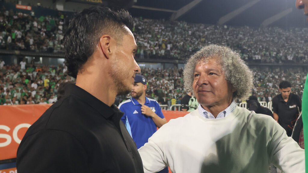 Lucas González y Alberto Gamero, durante el partido. - Vizzor Image.