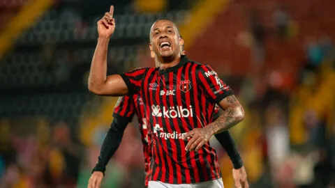 Alajuelense rompe con Jeison Lucumí: qué pasó con el volante colombiano