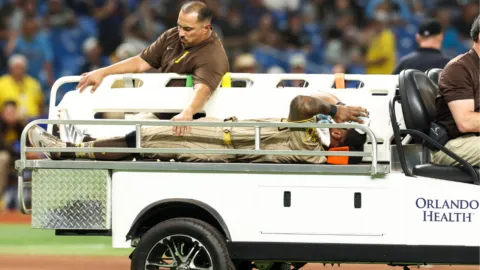 Una grave lesión de rodilla pone fin a la temporada de Luis Rengifo con los Padres de San Diego