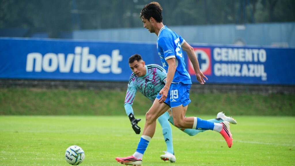 Malagón regala un gol ante Cruz Azul | Imago7