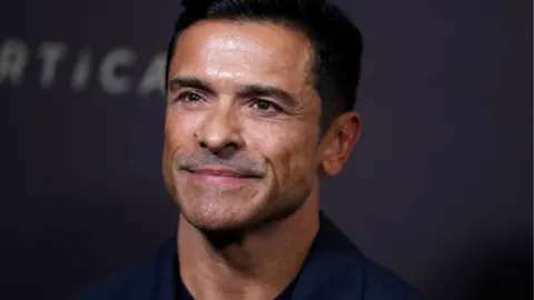 Qué le pasa a Mark Consuelos: tiene que hacerse una cirugía