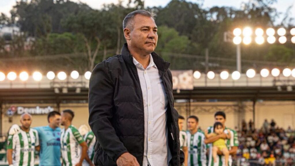 Mauricio Tapia cree que puede marcharse del Antigua GFC | @soyantiguagfc