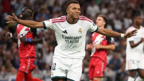 Real Madrid y Mbappé siguen de cerca el liderato del Barcelona tras golear al Rayo Vallecano