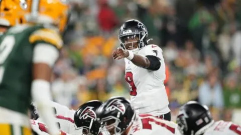 Michael Penix Jr. regresa y Falcons sorprenden a Packers en Lambeau Field