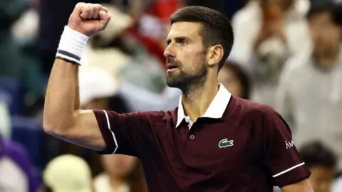 Novak Djokovic consigue su primera victoria desde julio en el Abierto de China