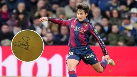 Carlos Álvarez ya habría elegido número con el América