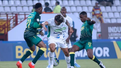 Atlético Bucaramanga se mantiene invicto en el campeonato y desnuda a Once Caldas en Manizales