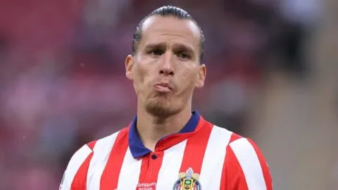 Fernando 'Oso' González fija la postura de Chivas sobre el ascenso y descenso en el fútbol mexicano