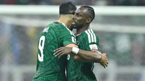 Rafa Márquez pierde a Julián Quiñones y Raúl Jiménez para su debut con México