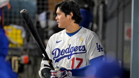 Shohei Ohtani podría volver al lineup de Dodgers este lunes, pero se aleja su regreso como pitcher