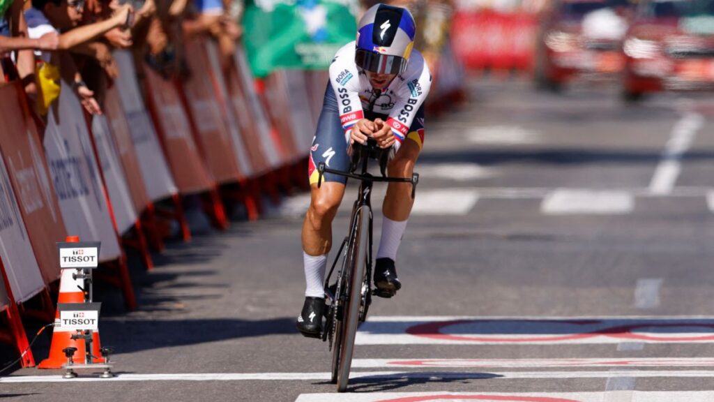 Primoz Roglic durante la contrarreloj individual de La Vuelta a España 2026