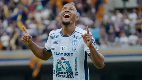 Salomón Rondón renace en Liga MX: es líder de goleo y ya vive su mejor torneo en México