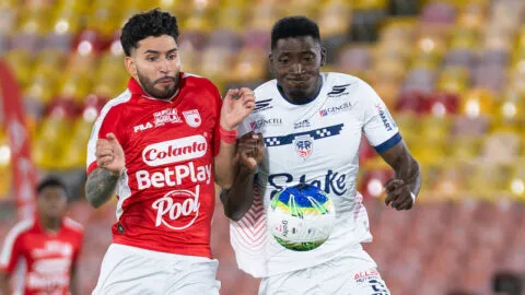 Santa Fe peca por exceso de confianza frente un lento Fortaleza: las claves del empate en Bogotá
