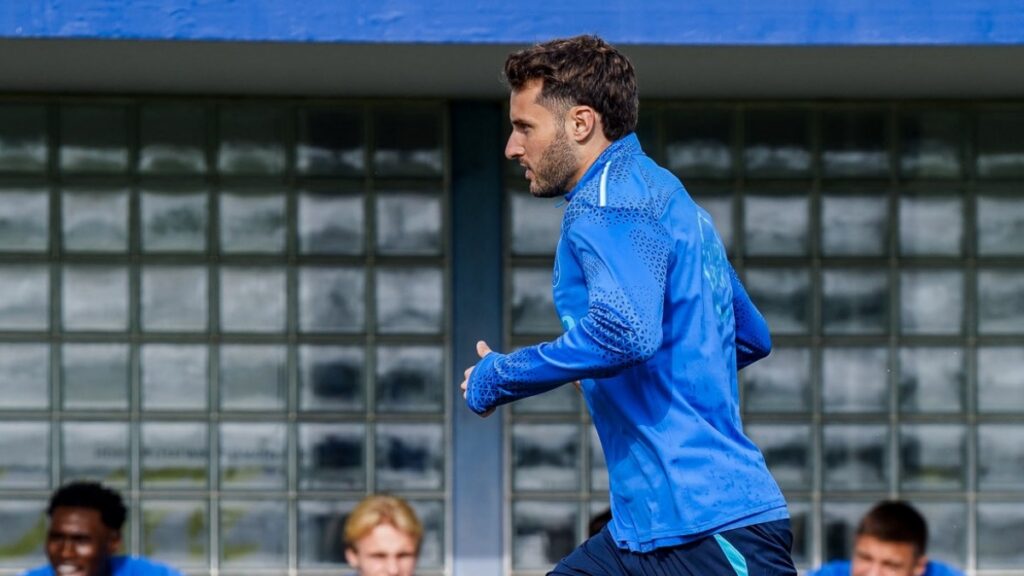 Santiago Gimenez ya entrenó con el Porto
