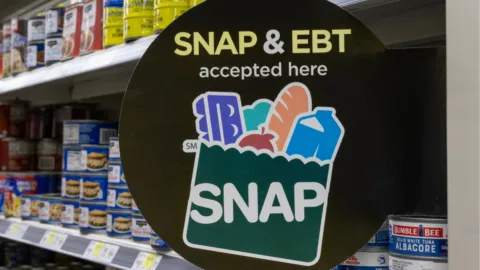 Cupones de alimentos SNAP: cuánto aumenta el beneficio a partir de mañana