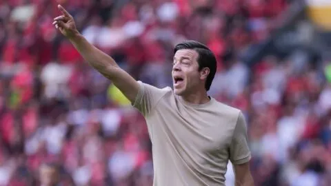 Esteban Solari cuestiona expulsión de Carrasquilla tras empate de Pumas ante Atlas
