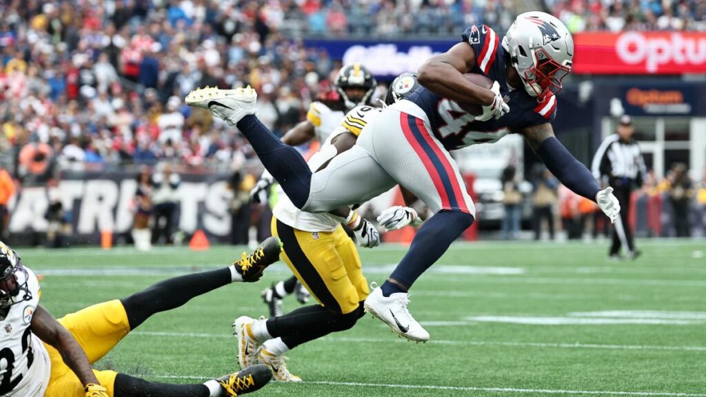 Reggie Gilliam durante el partido entre Patriots y Steelers, NFL 2026