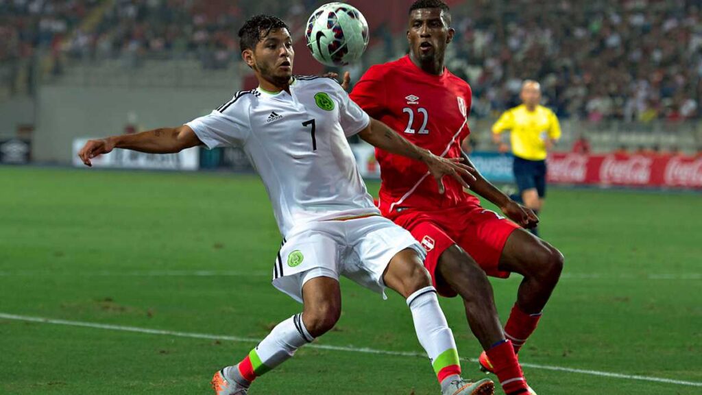 Tecatito Corona en el México vs Perú de 2015