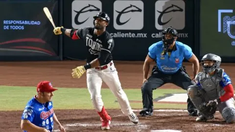 ¡Se empata la Serie del Rey! Toros humillan a Olmecas en el juego 2