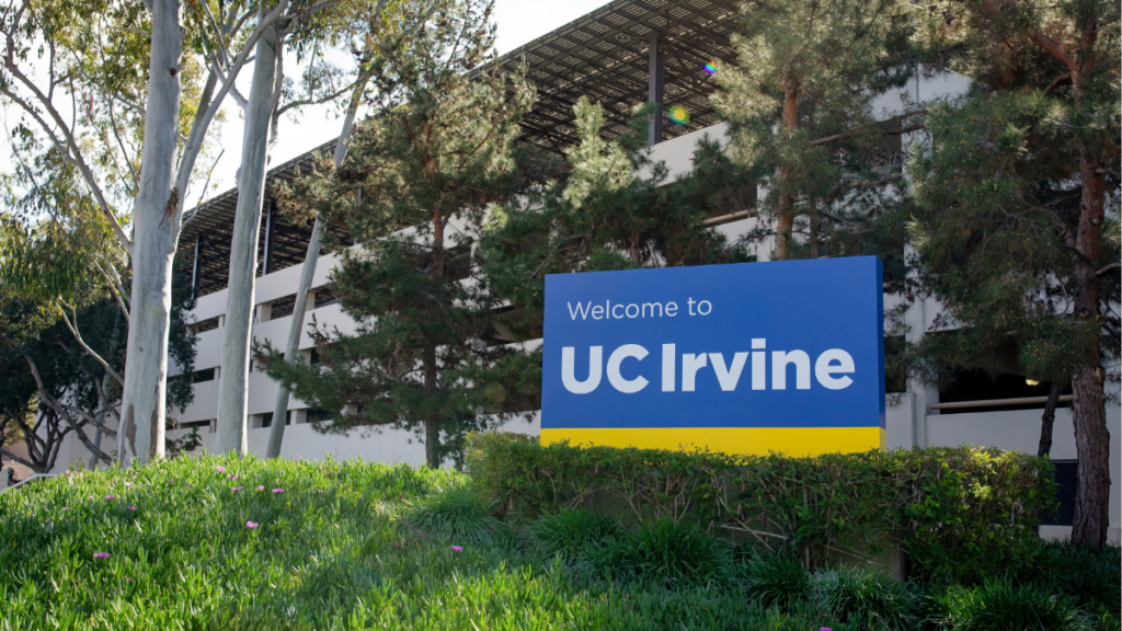 La universidad de Irvine en California ocupa el puesto #34 a nivel nacional según  U.S. News