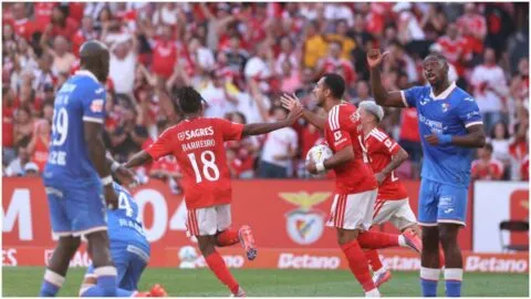 ¡Remontada de las Águilas! Benfica se salva del desastre ante el Gil Vicente