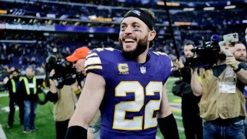 Harrison Smith aplaza el retiro y firma un nuevo contrato con Minnesota Vikings