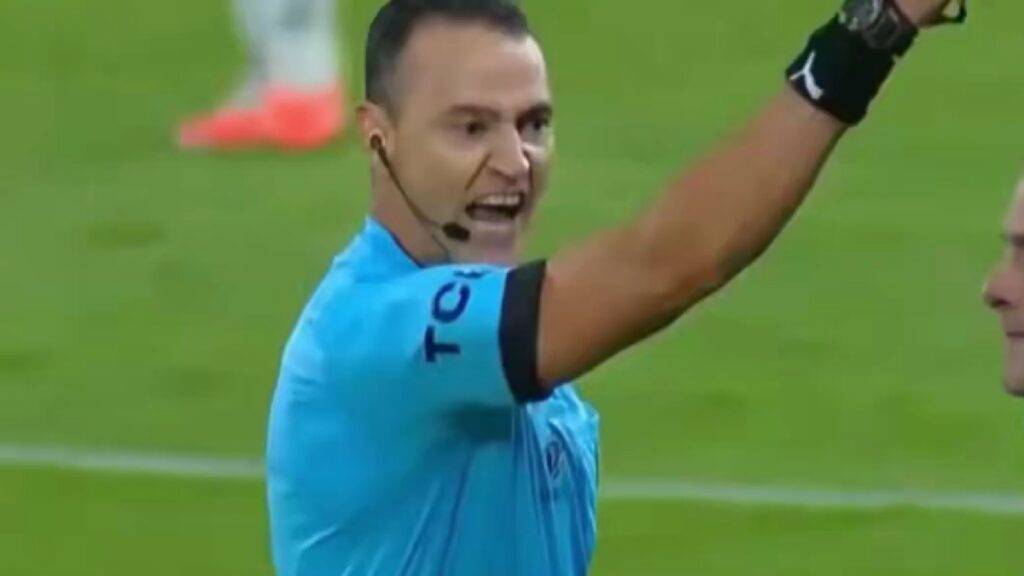 Expulsión de Wilmar Roldán