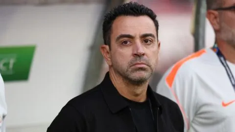 Wesley Sneijder critica a la federación neerlandesa por elegir a Xavi Hernández como técnico de la selección de Países Bajos