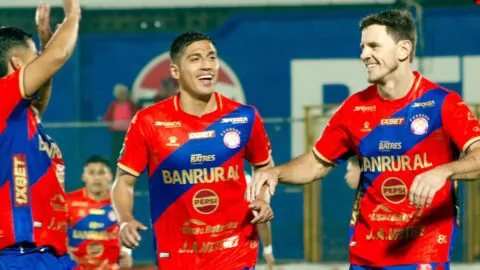 Xelajú MC se hace fuerte en casa y aplasta a Antigua GFC