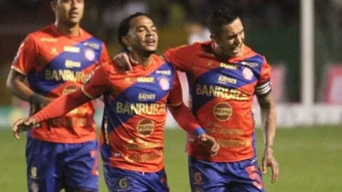 Xelajú MC aplasta a Marquense en el Clásico Occidental