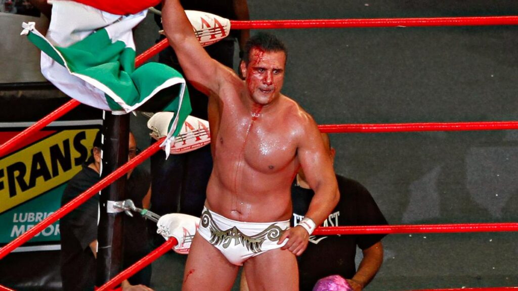 Los luchadores mexicanos que han ganado títulos en WWE