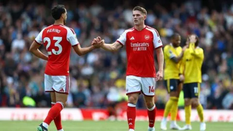 Tabla de posiciones de Premier League al momento: Arsenal alcanza al Manchester City en la punta