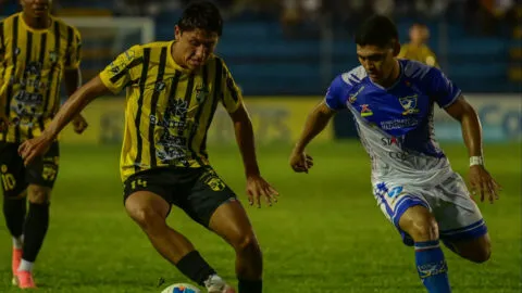 Suchitepéquez deja escapar una ventaja de dos goles e iguala ante Aurora
