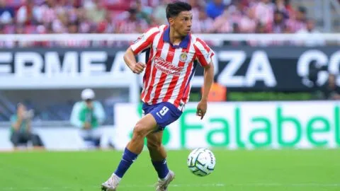 ¡Chivas manda en el Clásico! Sepúlveda firma doblete y sentencia al América en Oakland