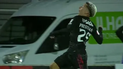 Benfica remonta al Santa Clara y sigue como sublíder en Portugal