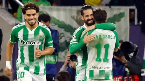 Betis vence al Feyenoord con gol de Isco y mantiene su paso perfecto; Fidalgo sin minutos