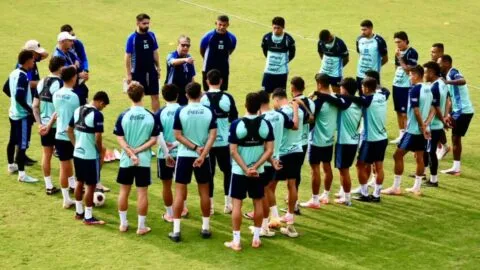 El compromiso de Bolillo Gómez que puede marcar su salida de la Selección de El Salvador