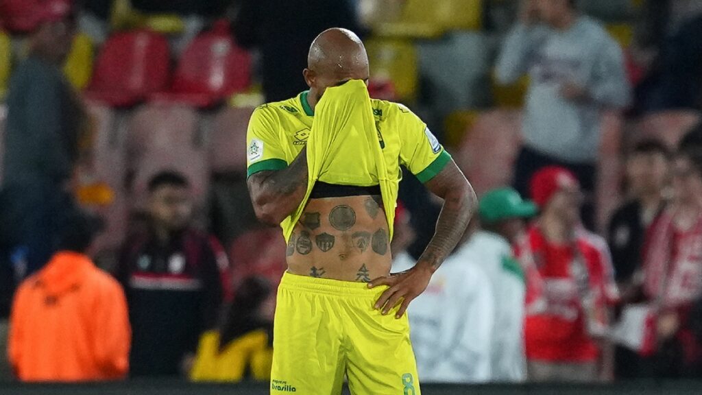 Bucaramanga cede terreno tras caer ante Santa Fe