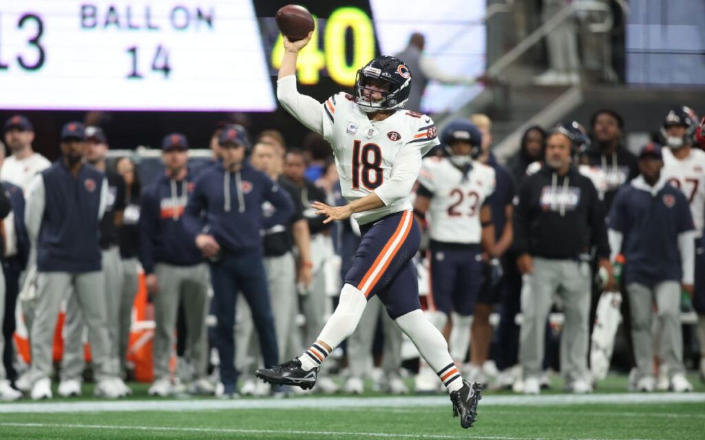 Caleb Williams durante el partido Bears vs Falcons, NFL 2026