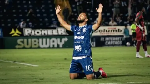 Cartaginés toma una drástica decisión con Olimpia antes de la semifinal de Copa Centroamericana