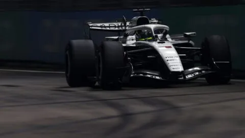 Checo Pérez termina 17° en el Gran Premio de Singapur