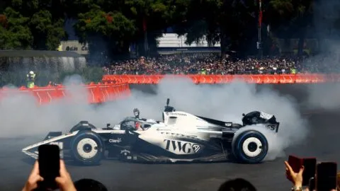 ¡Checo Pérez se roba el corazón de México! Arma una fiesta de emociones con el Show Run en Paseo de la Reforma