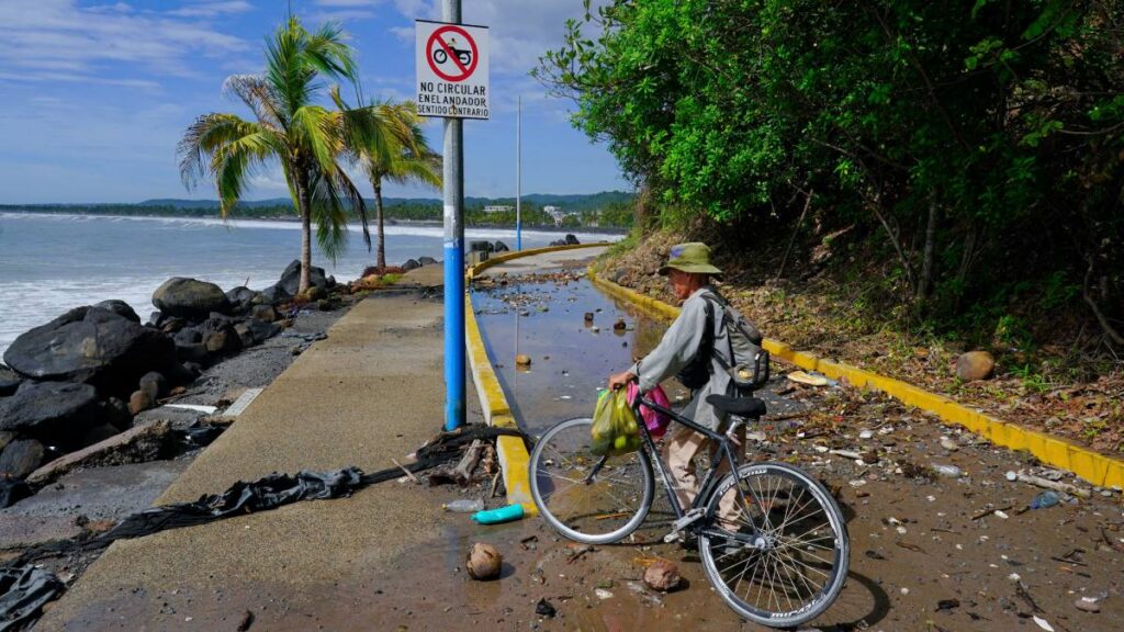 ¿Cómo protegerse de los efectos de los ciclones tropicales en el océano Pacífico y el Golfo de México?
