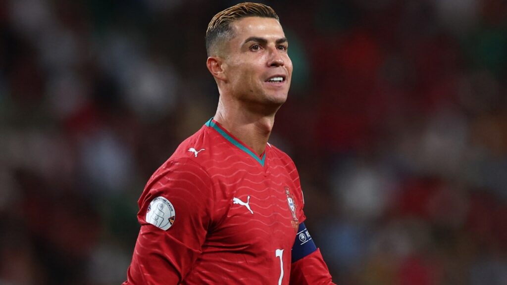 Cristiano Ronaldo explica su salida de la selección tras dos promesas incumplidas por el técnico y pide disculpas al pueblo portugués.