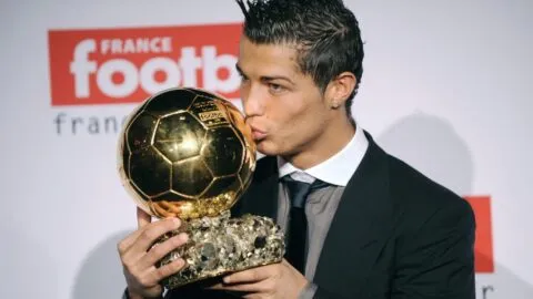 Cristiano Ronaldo vence a Messi y es elegido como el mejor Balón de Oro de la historia