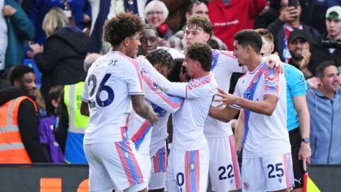 Crystal Palace derriba al Nottingham Forest a picotazos